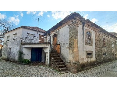 Moradia independente à venda em Vila Nova de Paiva