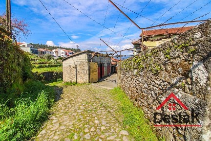 Moradia independente à venda em Arcozelo das Maias