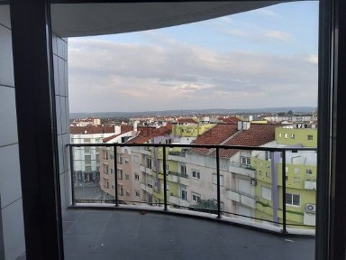 Arrendamento de apartamento T4 em São João Baptista