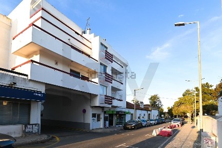 Arrendamento de apartamento T2 na Rua Professor António Salvado Pires s/n
