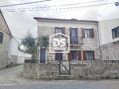 Canas de Senhorim, Rua do Paço, 95