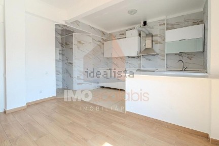Arrendamento de apartamento T3 na Rua Doutor António José de Almeida