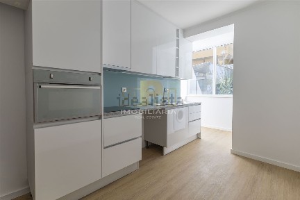 Arrendamento de apartamento T3 na Rua Escola Regentes Agricolas