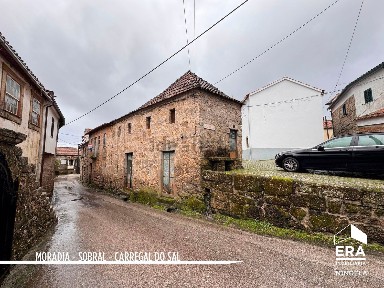 Moradia geminada à venda em Sobral