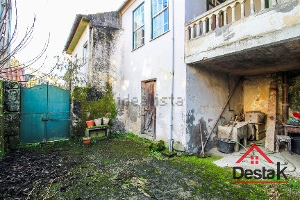 Moradia independente à venda em Queirã