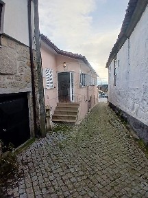 Moradia independente à venda em Sendim
