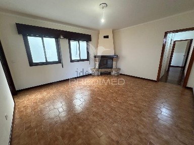 Moradia independente à venda em Paradela
