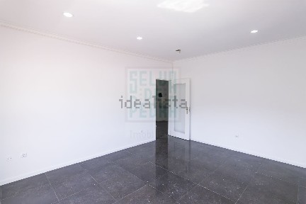 Apartamento T3 à venda na Rua São Tiago