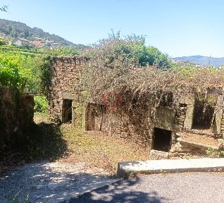 Casa ou moradia à venda em Riba de Mouro