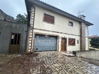Moradia independente à venda em Alijó
