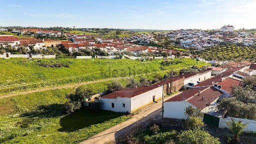 Moradia independente à venda em Santo Aleixo da Restauração