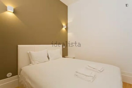 Arrendamento de apartamento T1 em Aliados - Clérigos - Carlos Alberto