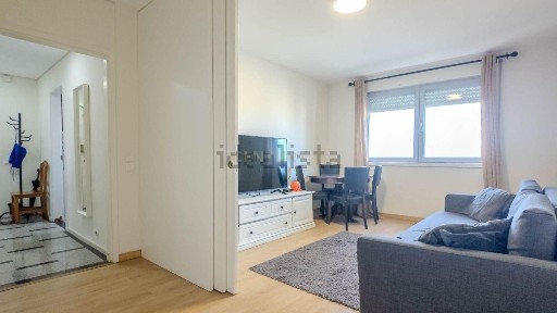 Arrendamento de apartamento T3 na Rua do Professor Damião Peres, 95