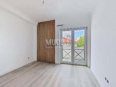 Apartamento T2 à venda em Sé - Santa Maria - Meixedo