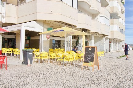 Espaço comercial à venda na Avenida General Humberto Delgado, 17