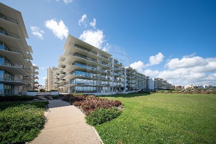 Apartamento T2 à venda na Avenida do Rio