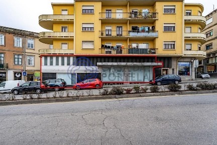 Arrendamento de espaço comercial na Rua de Pinto Bessa s/n