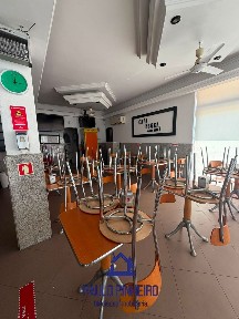 Cafetaria para trespasse na Rua Infante Dom Henrique