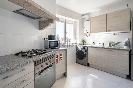 Arrendamento de apartamento T2 na Rua António Maria Baptista