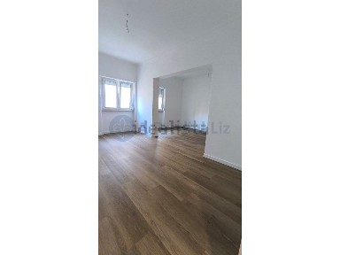 Arrendamento de apartamento T2 na Rua Coronel Ferreira do Amaral