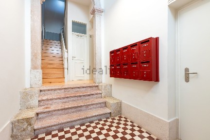 Arrendamento de apartamento T2 na Rua de Santa Marta, 70