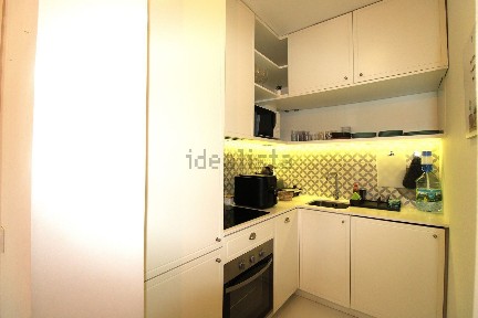 Arrendamento de apartamento T1 na Rua do Sol a Santana