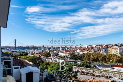 Arrendamento de apartamento T2 na Alcântara