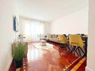 Arrendamento de apartamento T2 na Avenida Visconde de Valmor, 36