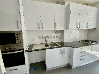 Arrendamento de apartamento T2 na Rua Guilhermina Suggia, 13