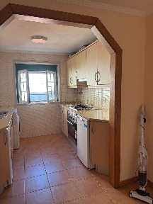 Arrendamento de apartamento T1 na Rua Sabino de Sousa, 30