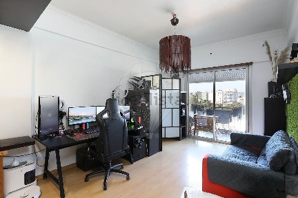 Apartamento T3 à venda em Póvoa de Santo Adrião e Olival Basto