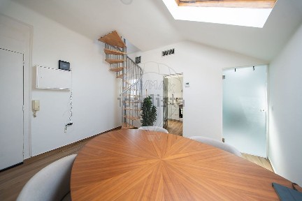 Apartamento T1 à venda na Rua Sampaio Bruno