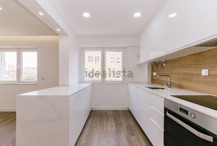Apartamento T2 à venda em Sacavém e Prior Velho