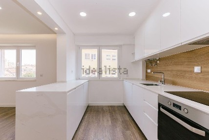 Apartamento T2 à venda em Sacavém e Prior Velho