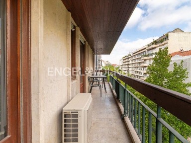 Apartamento T3 à venda na Gulbenkian - Praça Espanha