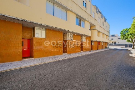 Apartamento T2 à venda na Restelo