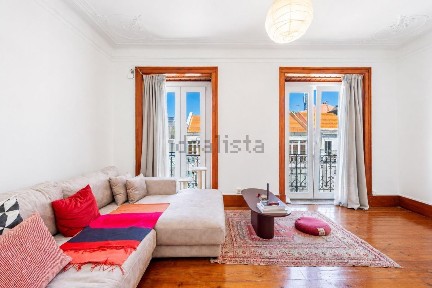 Apartamento T2 à venda na Rua Coelho da Rocha, 71