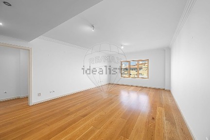 Apartamento T1 à venda na Alameda dos Oceanos, 31 h