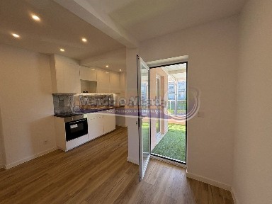Apartamento T2 à venda na Pendão
