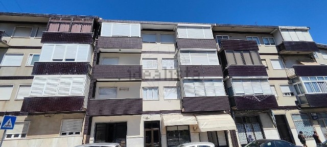 Espaço comercial à venda no Alto da Mira - Moinhos da Funcheira - Carenque