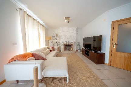 Apartamento T3 à venda em Aljubarrota