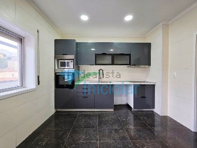 Apartamento T3 à venda na Rua São Tiago