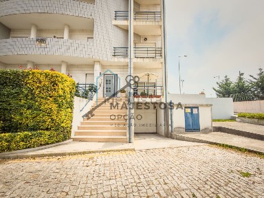 Apartamento T3 à venda na Rua João Penha, 18
