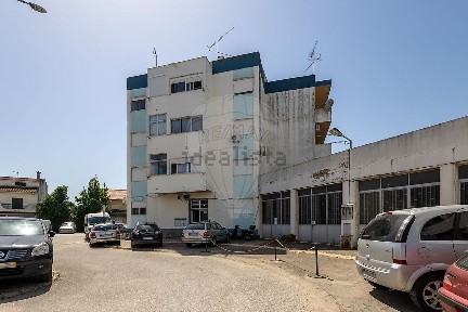 Apartamento T3 à venda em São Vicente - São João - Alferrarede