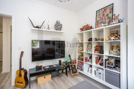 Apartamento T2 à venda na Rua Magalhães Lima, 5