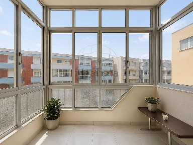 Apartamento T3 à venda na Rua da Saudade