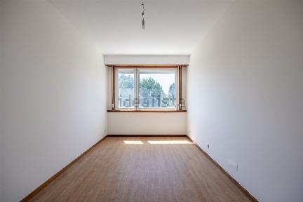 Arrendamento de apartamento T4 na Bessa - Foco