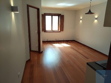 Arrendamento de apartamento T1 na Rua da Restauração, 309