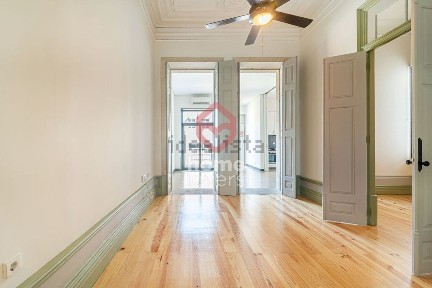 Arrendamento de apartamento T2 na Rua dos Mártires da Liberdade