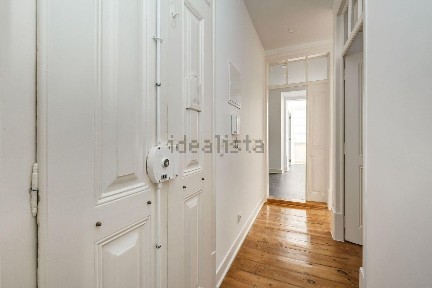 Arrendamento de apartamento T2 na Rua Pedro Calmon, 4